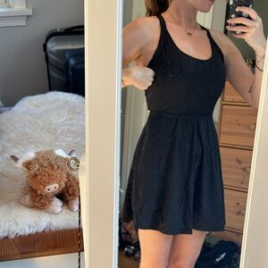 HALARA Black Sleeveless workout dress with built in shorts